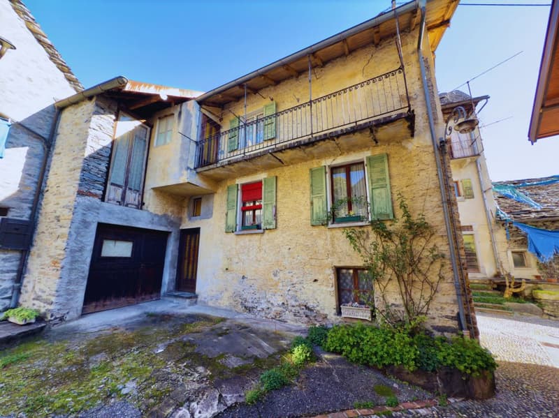 Ancienne maison qui nécessite une rénovation complète (4)