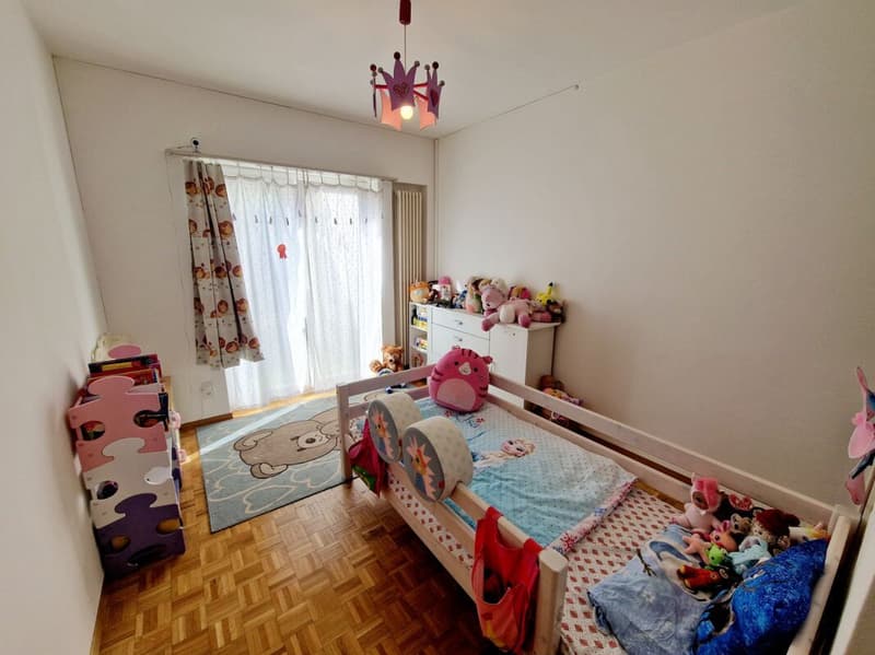 Appartement 5,5 pièces au 1er étage, avec parking couvert et terrasse dans une maison mitoyenne (6)