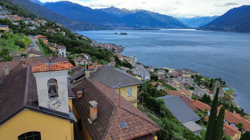 Casa bifamiliare attigua con 5.5 locali complessivi o 2 unità abitative da 3.5 locali l’una (8)