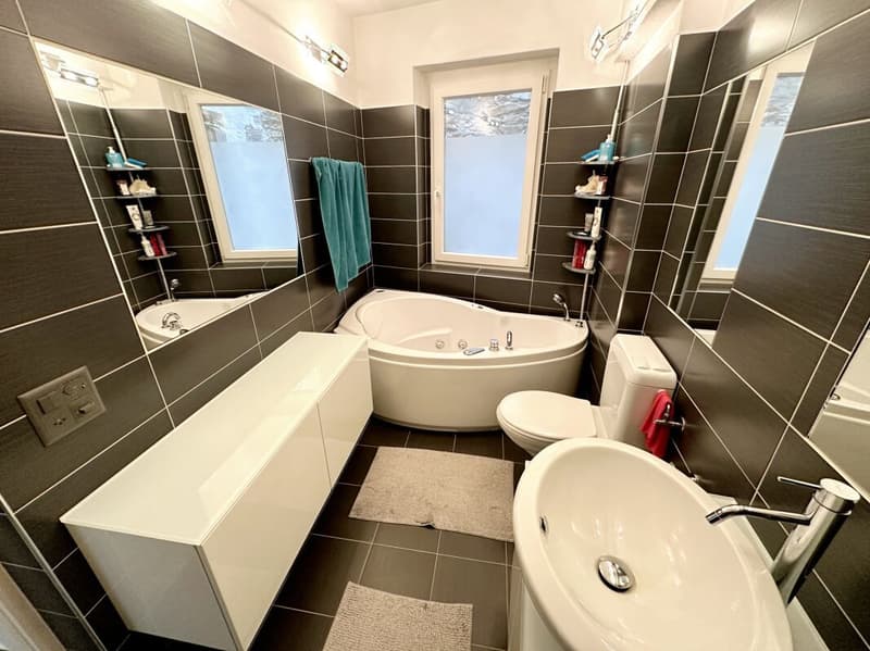 Casa bifamiliare attigua con 5.5 locali complessivi o 2 unità abitative da 3.5 locali l’una (5)