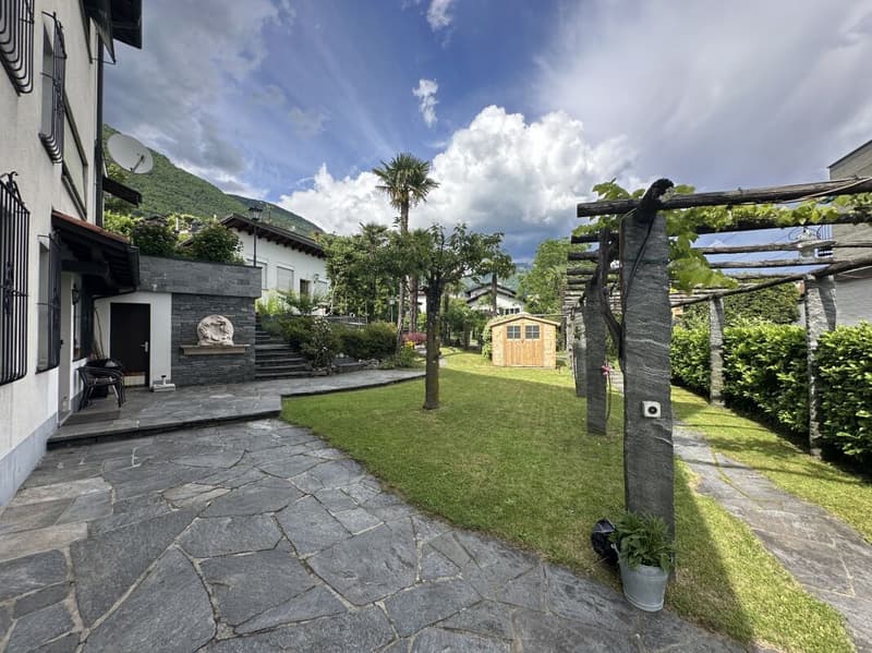 Oasi di Charme: Elegante Appartamento Vintage con Giardino (15)