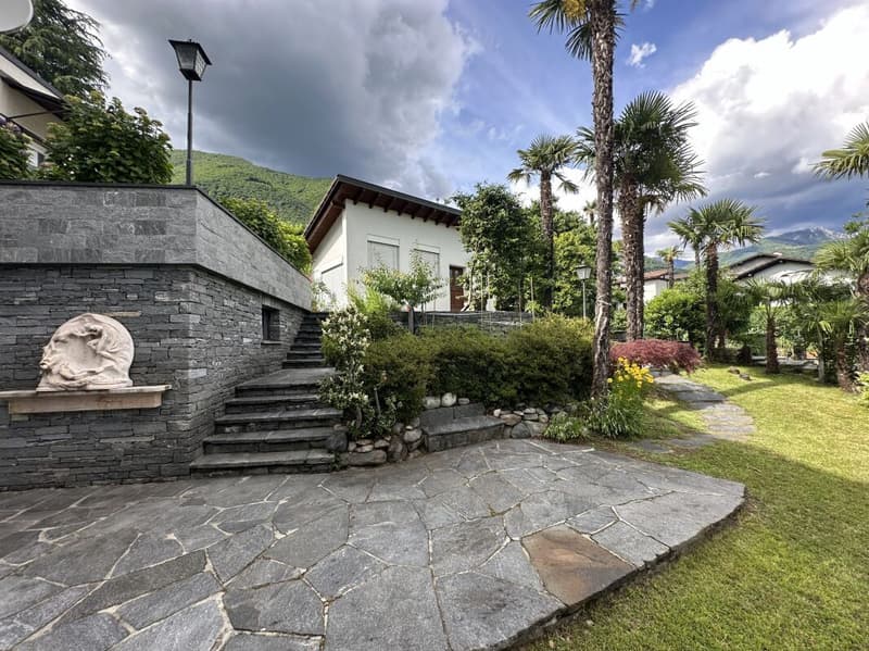 Oasi di Charme: Elegante Appartamento Vintage con Giardino (18)