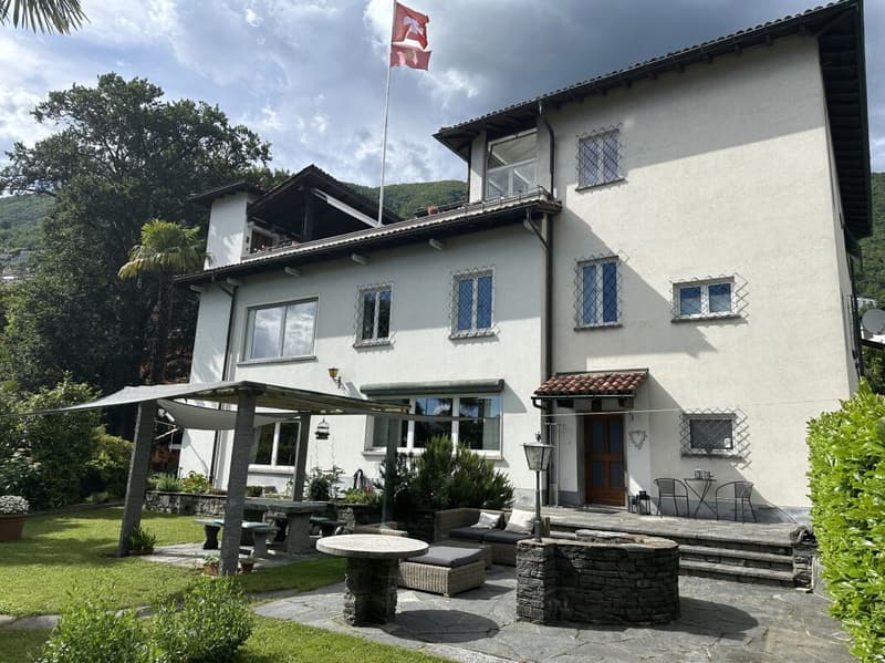 Oasi di Charme: Elegante Appartamento Vintage con Giardino (19)