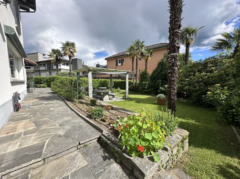 Oasi di Charme: Elegante Appartamento Vintage con Giardino (29)