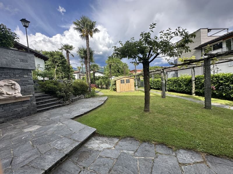 Oasi di Charme: Elegante Appartamento Vintage con Giardino (17)