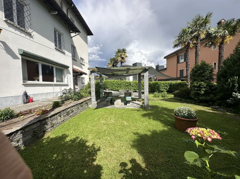 Oasi di Charme: Elegante Appartamento Vintage con Giardino (30)