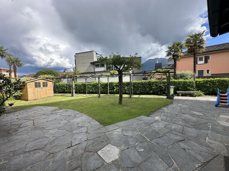 Oasi di Charme: Elegante Appartamento Vintage con Giardino (14)