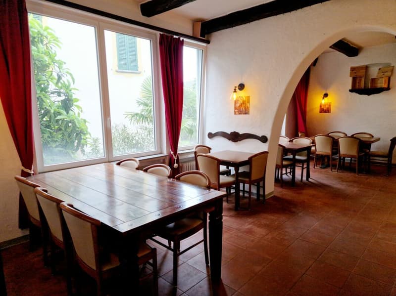Ristorante arredato ed attrezzato (2)