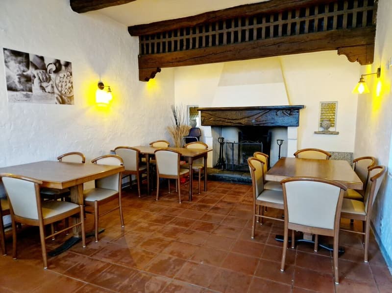 Ristorante arredato ed attrezzato (4)