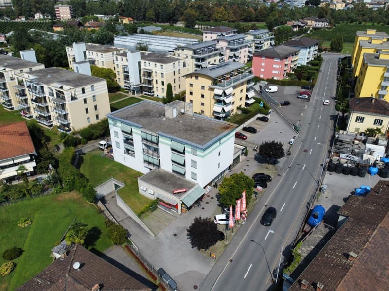 Rental property building with 6 x 3½-room apartments, 1 x 2½-room apartment, and Denner's commercial building on the ground floor (3)