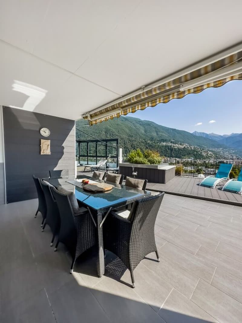 Luxurious 4 ½-room attic apartment with 200 m2 terrace and spectacular views (4)