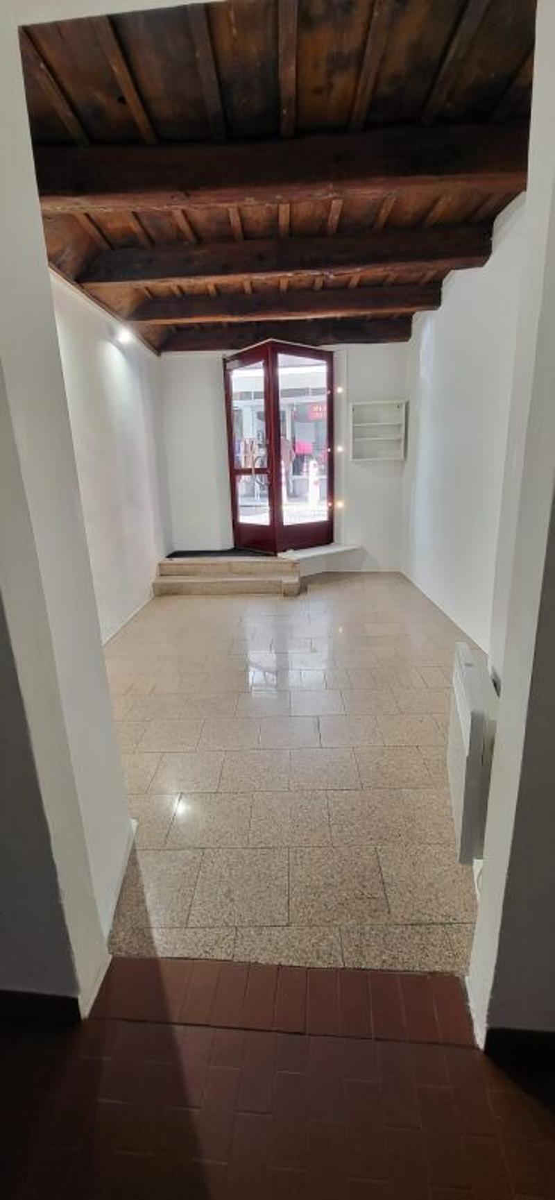 Negozio nel cuore della città vecchia, di 25 m2 (4)