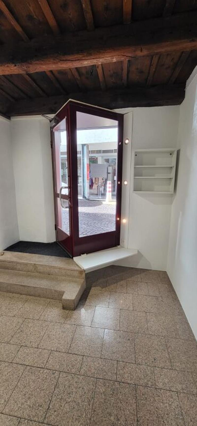 Negozio nel cuore della città vecchia, di 25 m2 (6)