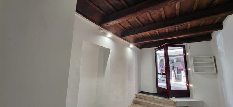 Negozio nel cuore della città vecchia, di 25 m2 (5)