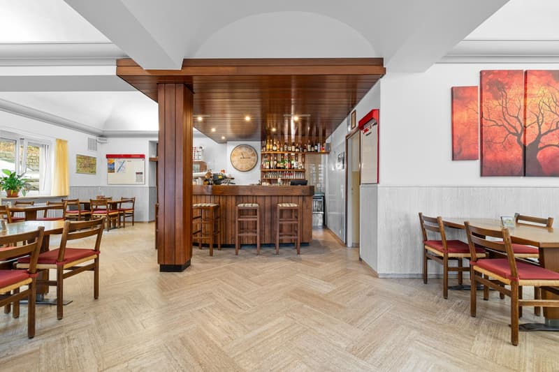 Hôtel historique avec restaurant, grotto et terrain à bâtir – une occasion rare au cœur du Tessin (63)