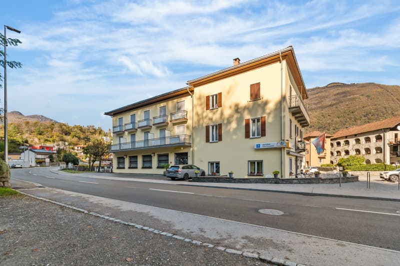 Hôtel historique avec restaurant, grotto et terrain à bâtir – une occasion rare au cœur du Tessin (9)