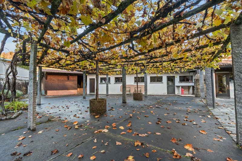 Hôtel historique avec restaurant, grotto et terrain à bâtir – une occasion rare au cœur du Tessin (14)