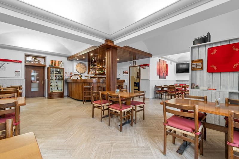 Hôtel historique avec restaurant, grotto et terrain à bâtir – une occasion rare au cœur du Tessin (65)