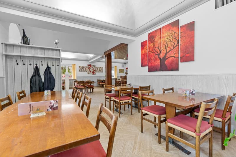 Hôtel historique avec restaurant, grotto et terrain à bâtir – une occasion rare au cœur du Tessin (61)