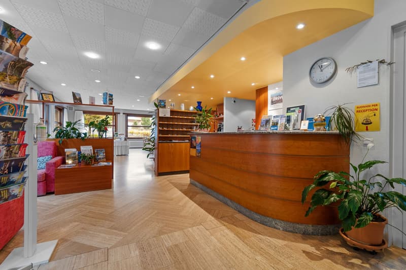 Hôtel historique avec restaurant, grotto et terrain à bâtir – une occasion rare au cœur du Tessin (56)