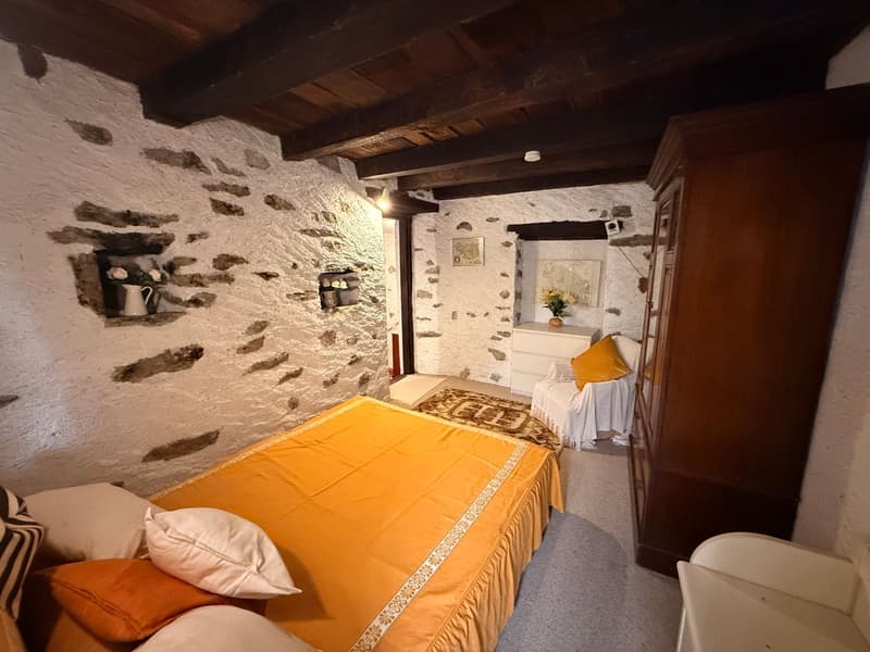 Casa di villaggio storica del 1649 con vista panoramica mozzafiato (5)