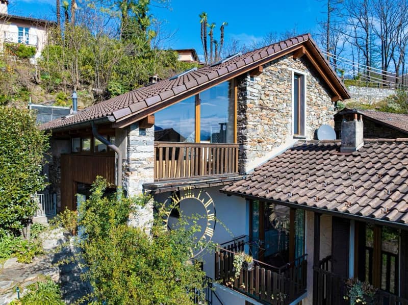 Storia e Charme –  Casa Antica Con Due Appartamenti, Giardino e Garage (2)