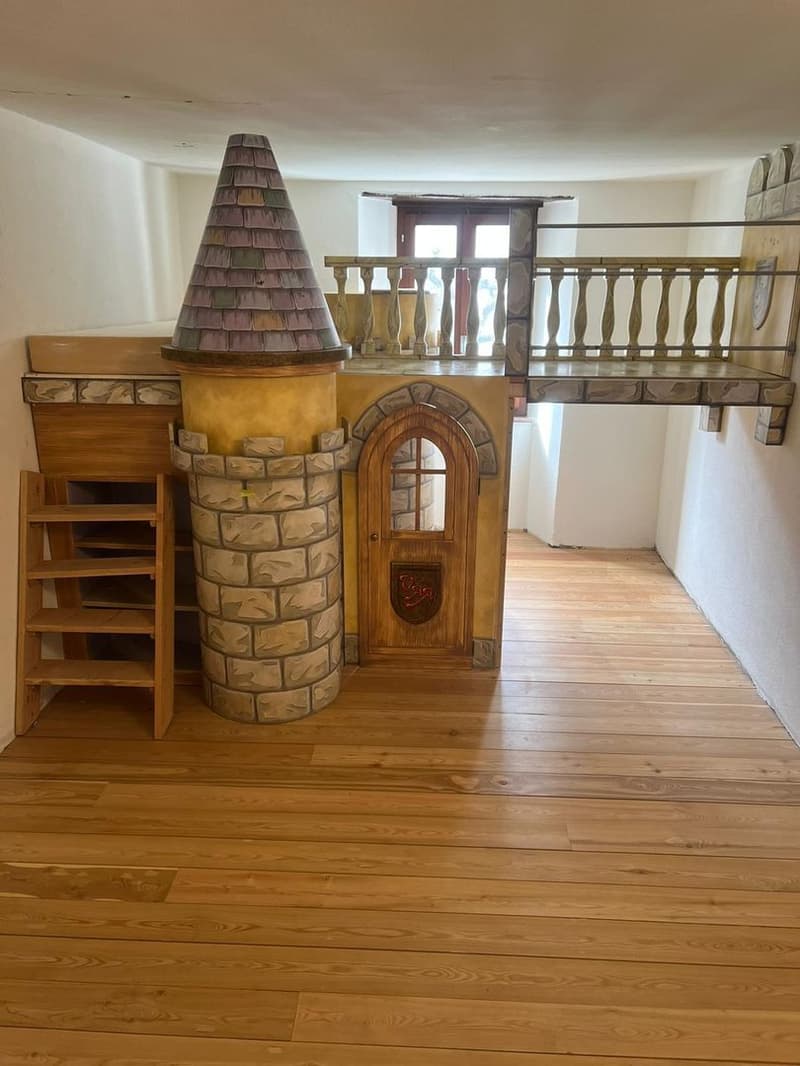 Renovated multi-family house with 3 apartments in the center of Cevio (9)