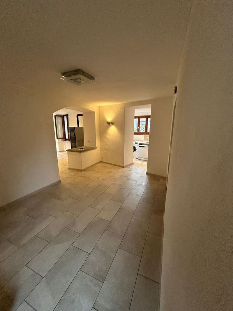 Renovated multi-family house with 3 apartments in the center of Cevio (14)