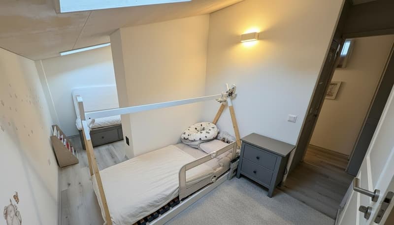 Casa a schiera ristrutturata di 3.5 locali con camino, balcone e patio privato (7)