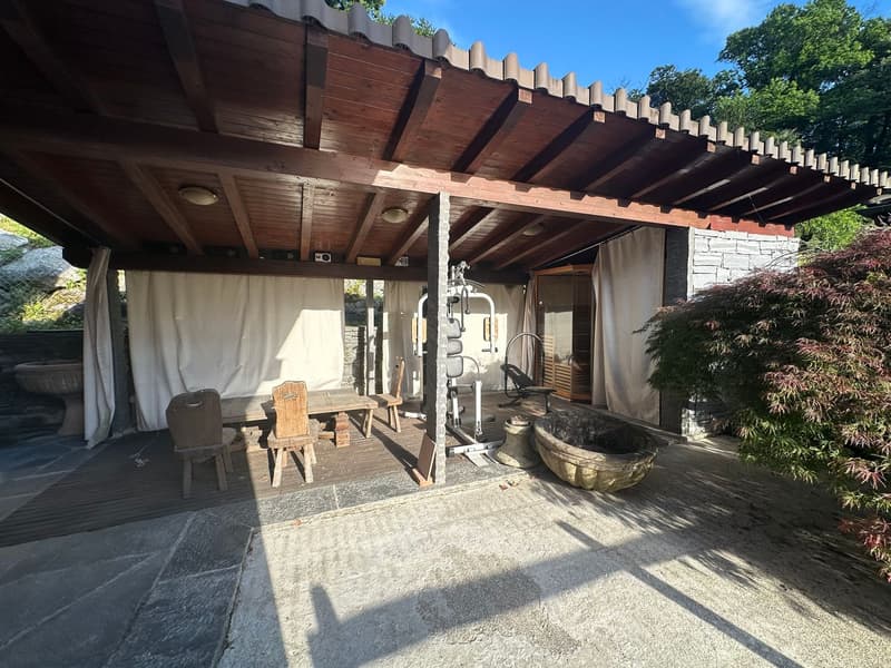 Villa con piscina panoramica, sauna e vista spettacolare sopra Locarno (13)