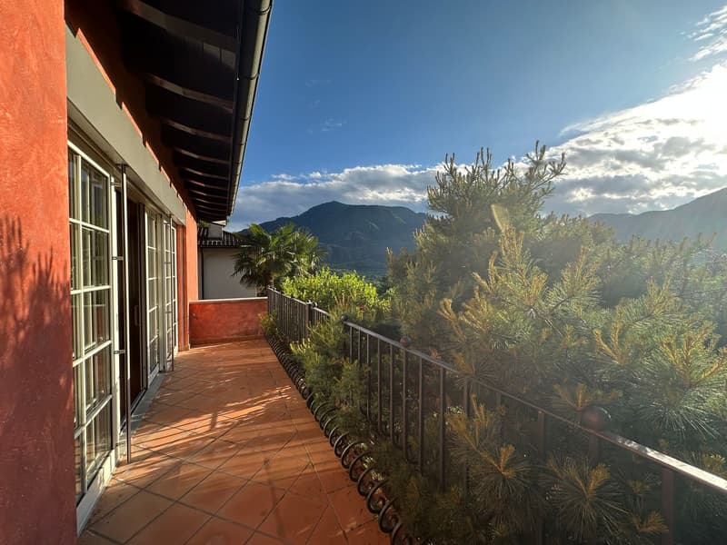 Villa con piscina panoramica, sauna e vista spettacolare sopra Locarno (2)