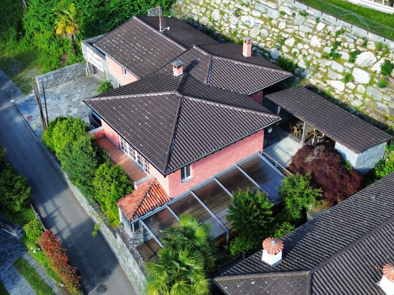 Villa con piscina panoramica, sauna e vista spettacolare sopra Locarno (20)
