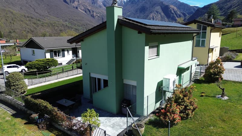 Maison unifamiliale avec jardin, vue sur les montagnes et technologie moderne à Moghegno (15)