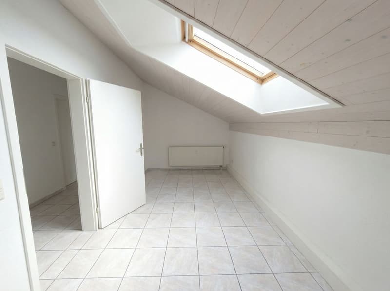 Einfamilienhaus mit 7.5 Zimmern, privatem Garten und 2 Parkplätzen (9)