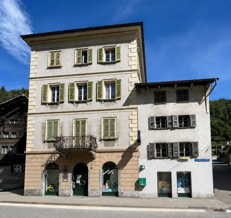 Opportunité d'investissement à Faido : Maison multifamiliale avec un haut potentiel de valorisation (1)