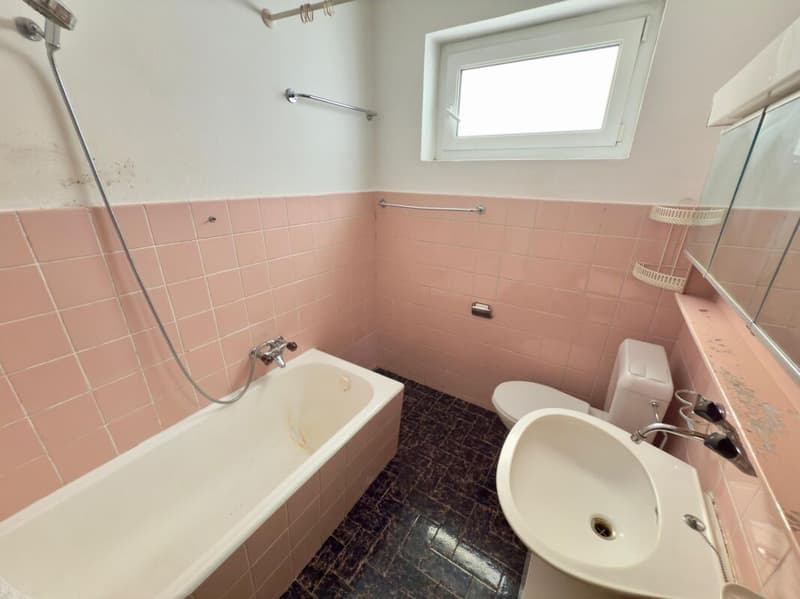 Sehr helle 4.5-Zimmer-Wohnung mit Traumblick, Aufzug und Balkon. (6)