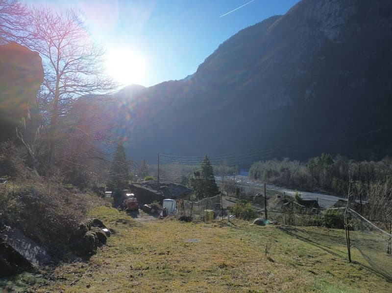 Rustic with a view over the Maggiatal – An authentic Ticino refuge with great potential (12)