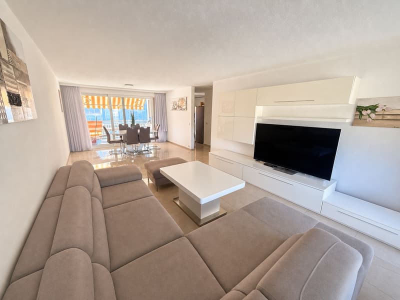 Elegant 4.5 rooms with 2 terraces and 3 parking spaces in Gordola (1)