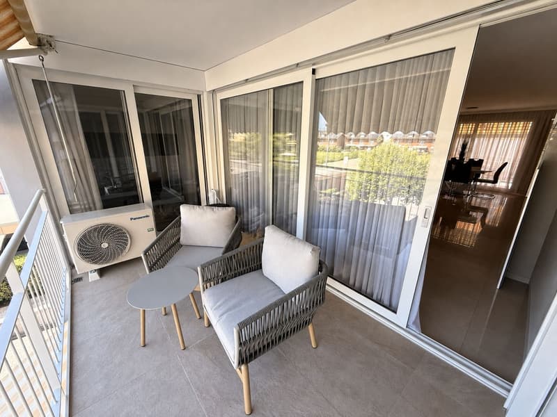Elegant 4.5 rooms with 2 terraces and 3 parking spaces in Gordola (12)