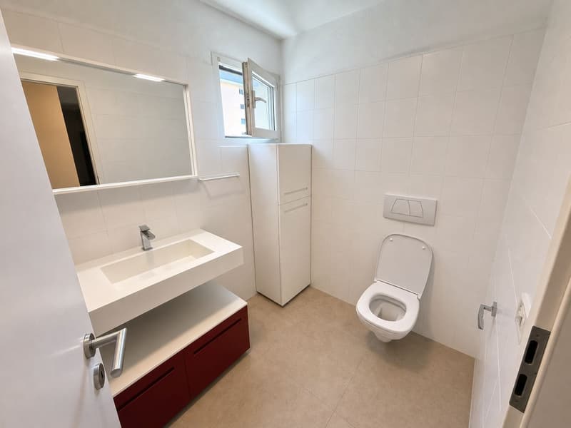 Elegant 4.5 rooms with 2 terraces and 3 parking spaces in Gordola (8)