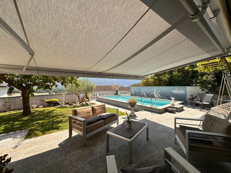 Where time passes more slowly – Exclusive villa with pool in Ticino (3)