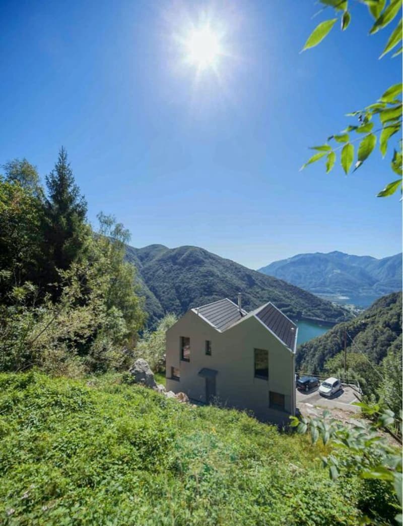 Nouvelle maison unifamiliale avec 6 chambres, très ensoleillée et avec vue sur le lac (10)
