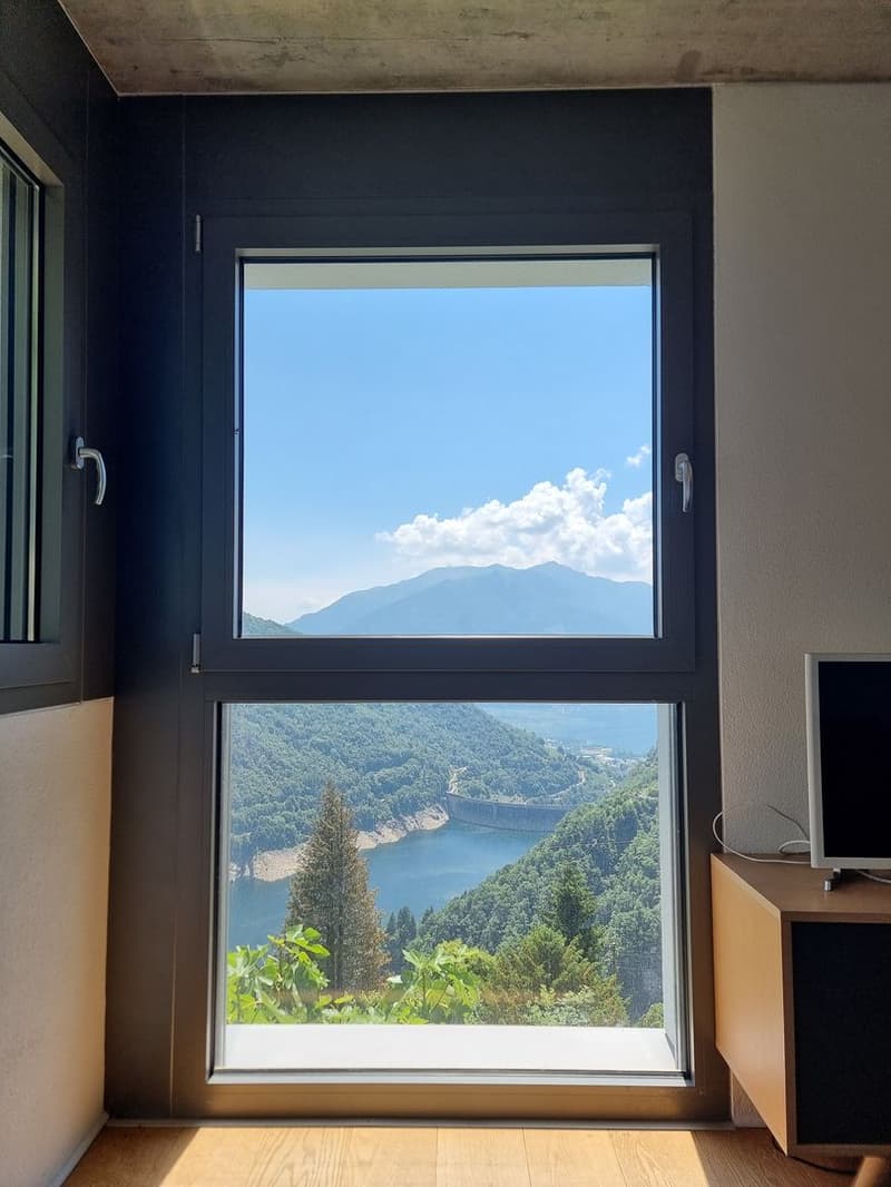 Nouvelle maison unifamiliale avec 6 chambres, très ensoleillée et avec vue sur le lac (6)