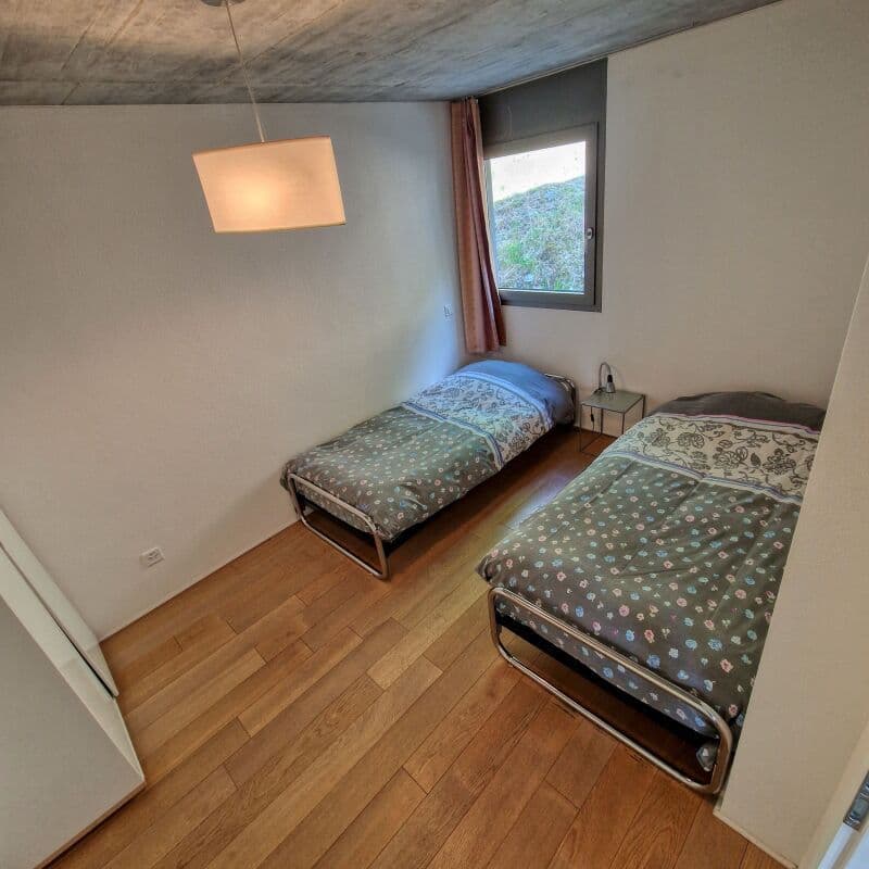 Nouvelle maison unifamiliale avec 6 chambres, très ensoleillée et avec vue sur le lac (7)