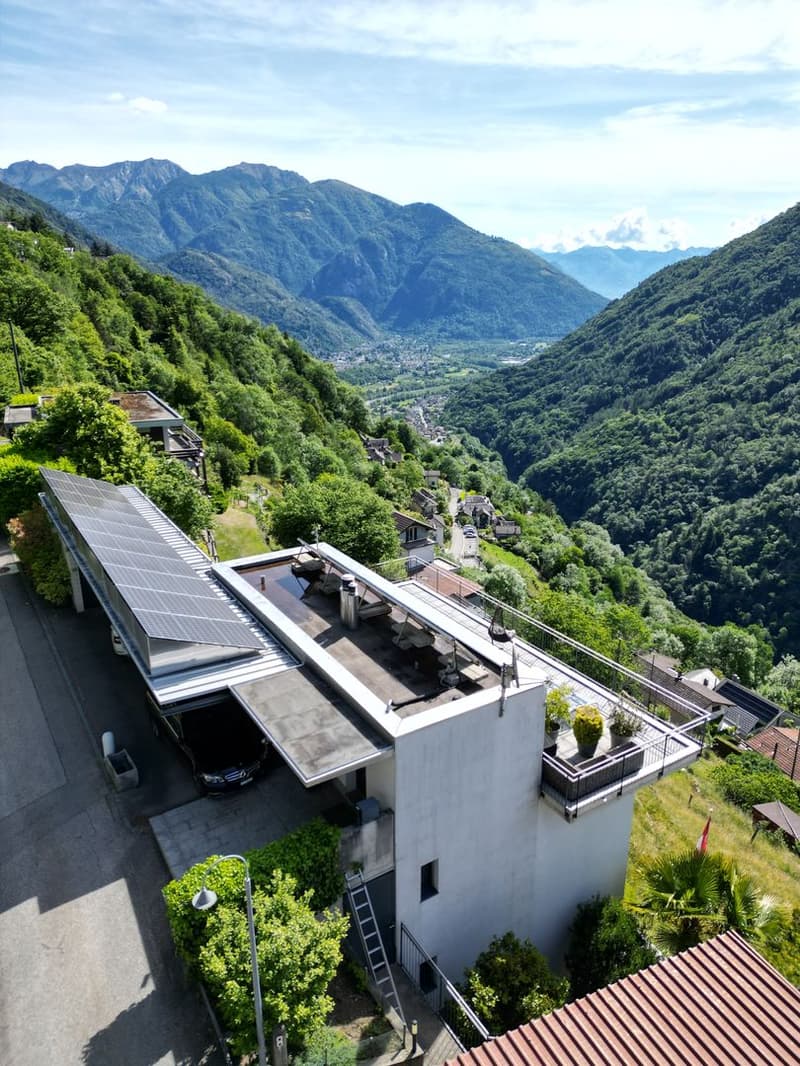 Maison à plusieurs familles avec grand potentiel et terrain constructible inclus (1)