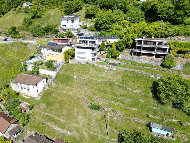 Maison à plusieurs familles avec grand potentiel et terrain constructible inclus (2)