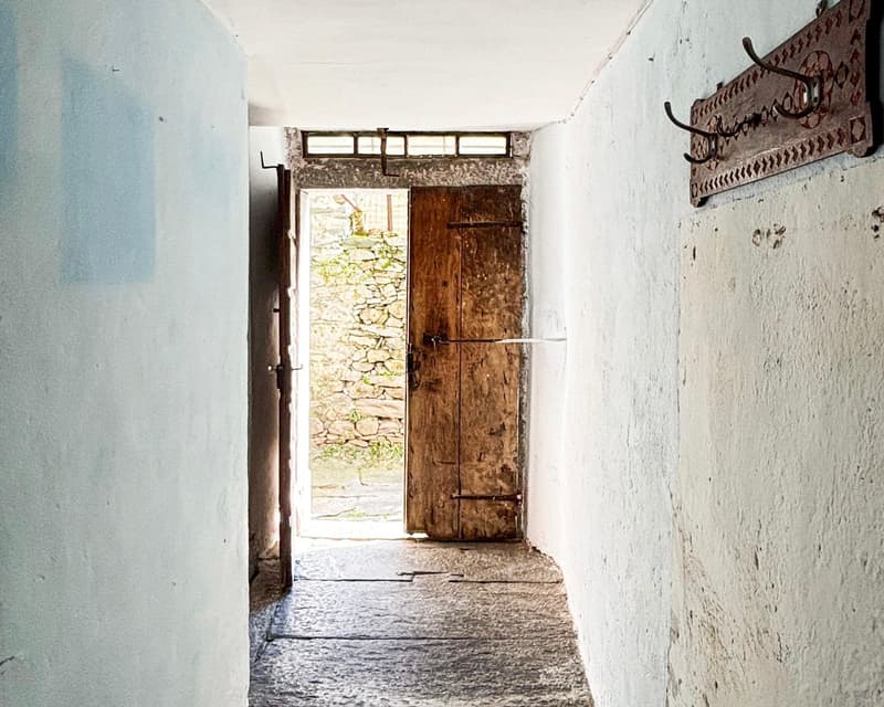 Charming little house in the historic village center of Lodano (5)