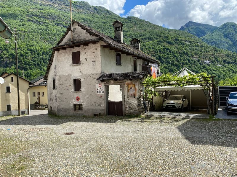 Charming little house in the historic village center of Lodano (8)
