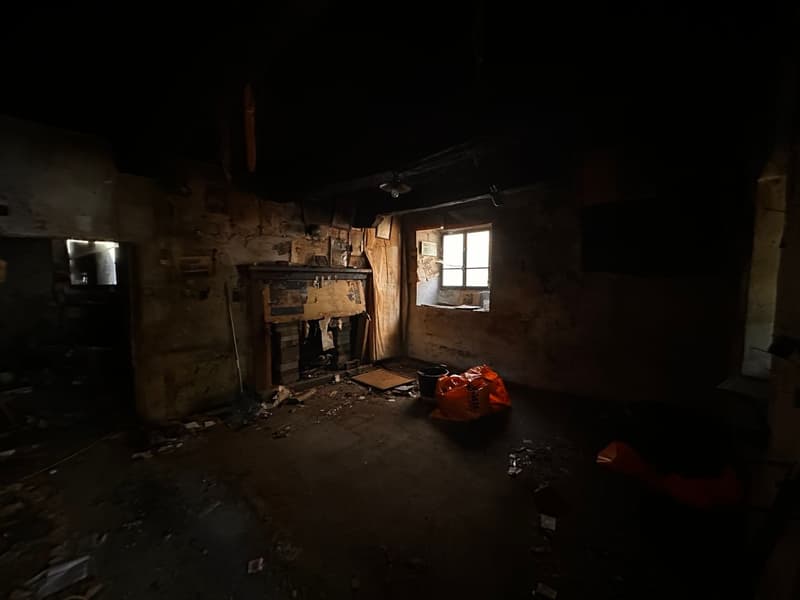 Zwei historische Gebäude mit privatem Innenhof im Herzen von Gordevio (11)