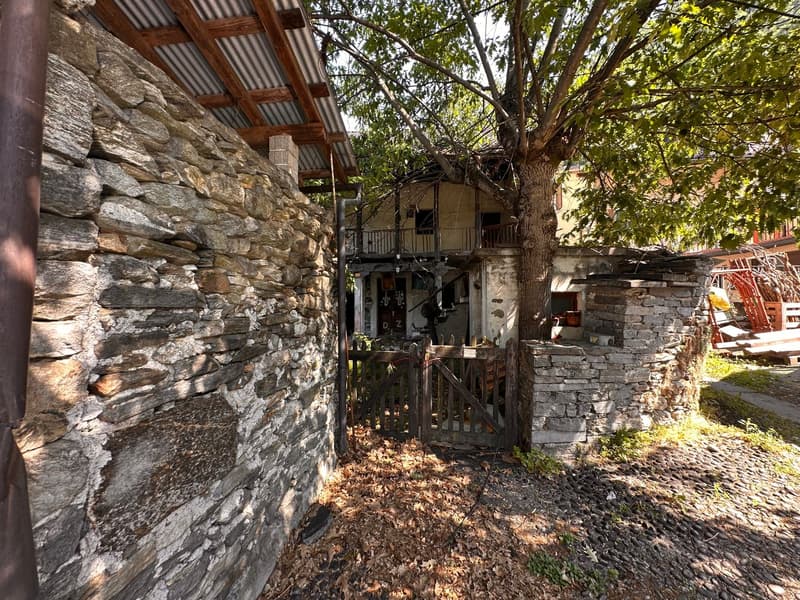 Zwei historische Gebäude mit privatem Innenhof im Herzen von Gordevio (14)